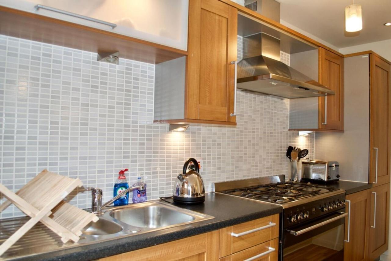 Modern 2 Bedroom City Centre Flat Edinburgh Exterior photo
